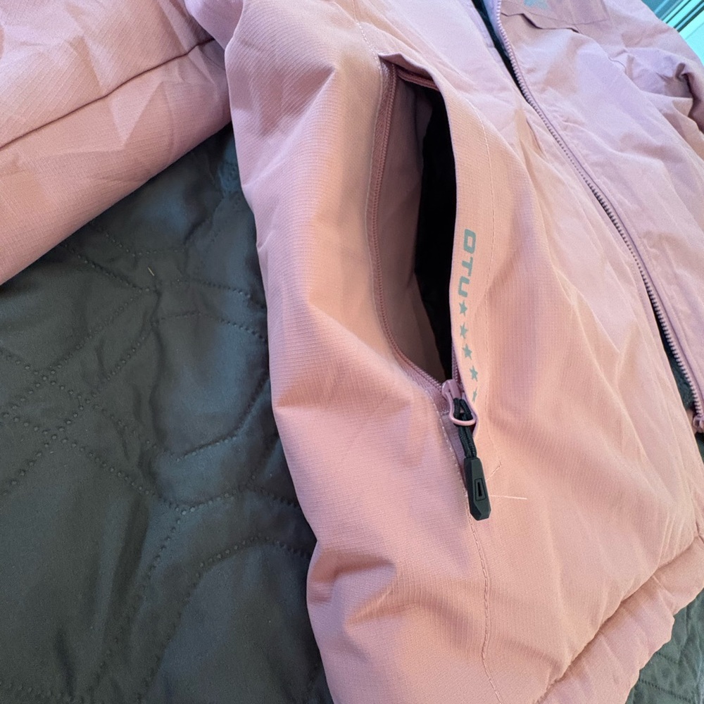 Woman’s winter coat - Picture 6 of 16